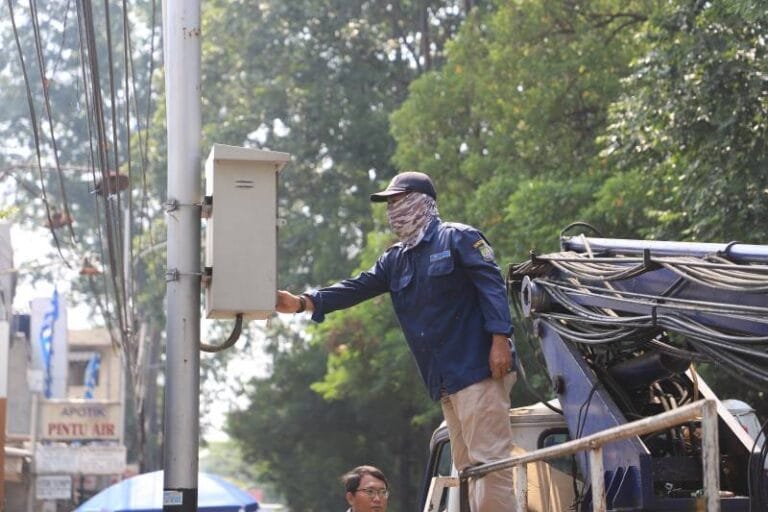 Selama libur panjang Isra Mi'raj Nabi Muhammad SAW dan Tahun Baru Imlek 2025, Dinas Perhubungan (Dishub) Kota Tangerang tetap membuka layanan laporan Penerangan Jalan Umum (PJU).