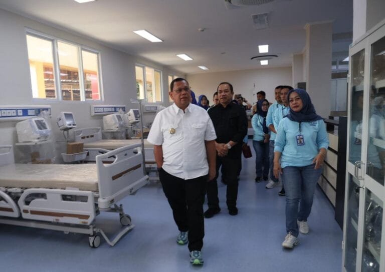 Penjabat (Pj) Gubernur Banten A Damenta meminta setelah diresmikan nanti, Rumah Sakit Umum Daerah (RSUD) Labuan di Kabupaten Pandeglang bisa langsung dioperasikan.