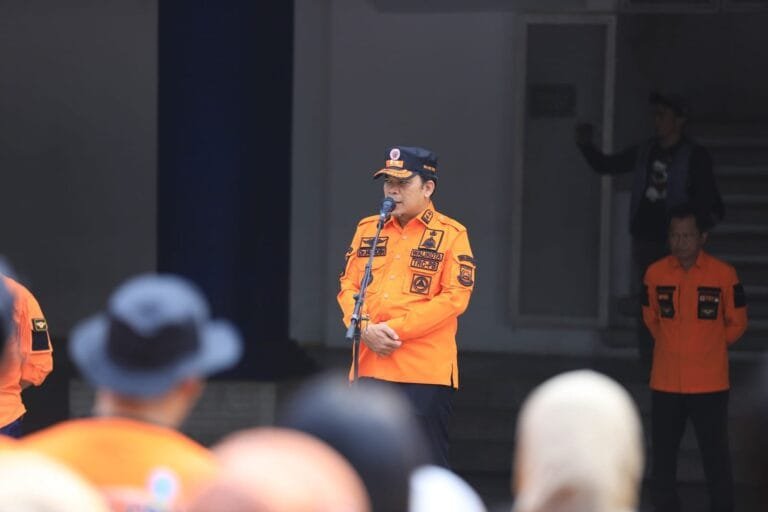 Kota Tangerang, asaterkini.id - Pemerintah Kota (Pemkot) Tangerang masih memberlakukan status siaga bencana hidrometeorologi hingga 11 Februari 2025 nanti.