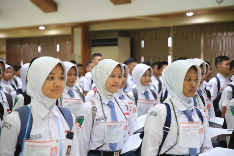 Badan Kesatuan Bangsa dan Politik (Kesbangpol) Kota Tangerang secara resmi membuka pendaftaran calon Paskibraka tahun 2025.