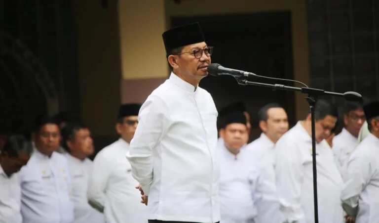 Wali Kota Tangerang Sachrudin, mengajak seluruh perangkat daerah di lingkungan kerjanya "tancap gas" menjalankan tugasnya untuk membangun Kota Tangerang.