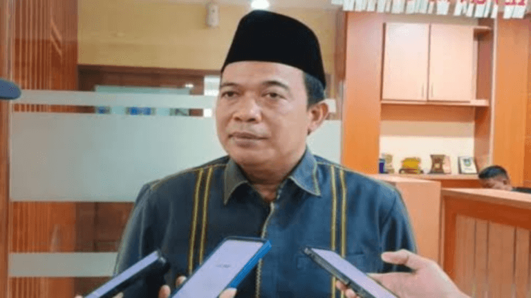 Ketua DPRD Kota Tangerang, Rusdi Alam, menyampaikan pokok pikirannya dalam rancangan awal Rencana Kerja Pemerintah Daerah (RKPD) Tahun 2026.