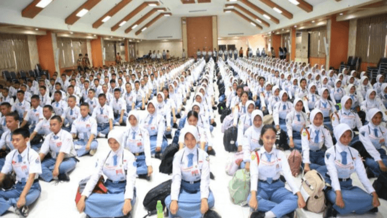 Sebanyak 301 peserta calon Paskibraka Kota Tangerang yang telah lolos seleksi Pancasila dan Wawasan Kebangsaan dan Intelegensi Umum mengikuti seleksi lanjutan. Seperti seleksi kesehatan dan parade.