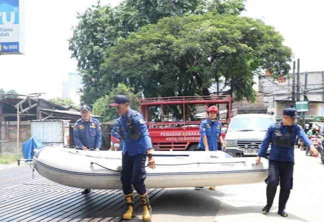 BPBD Kota Tangerang memastikan kondisi tanggul yang tersebar di Kota Tangerang kondisinya aman. Sehingga dapat mengantisipasi banjir
