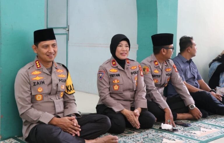Sepanjang bulan Ramadan 1446 Hijriah, Kapolres Metro Tangerang Kota Kombes Zain Dwi Nugroho bersama jajaran gencar melakukan silaturahmi dengan masyarakat, alim ulama dan para Kiai.