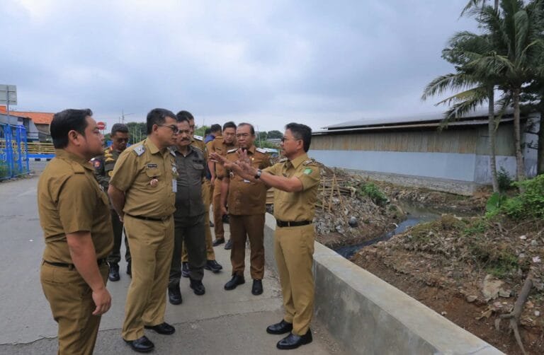 Kota Tangerang, asaterkini.id- Wali Kota Tangerang, H Sachrudin menegaskan kepada kepala Organisasi Perangkat Daerah (OPD) agar proaktif dalam memberikan pelayanan kepada masyarakat.