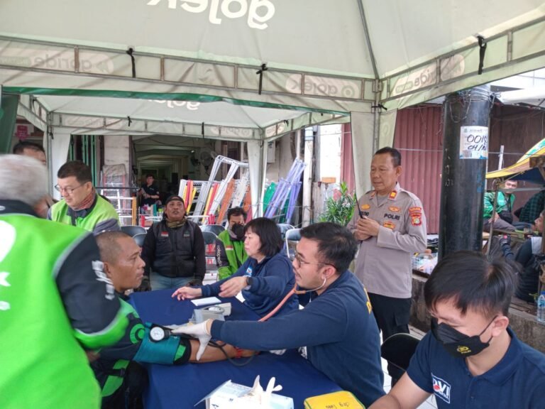 Hari Bhayangkara polres metro Tangerang kota gelar layanan kesehatan