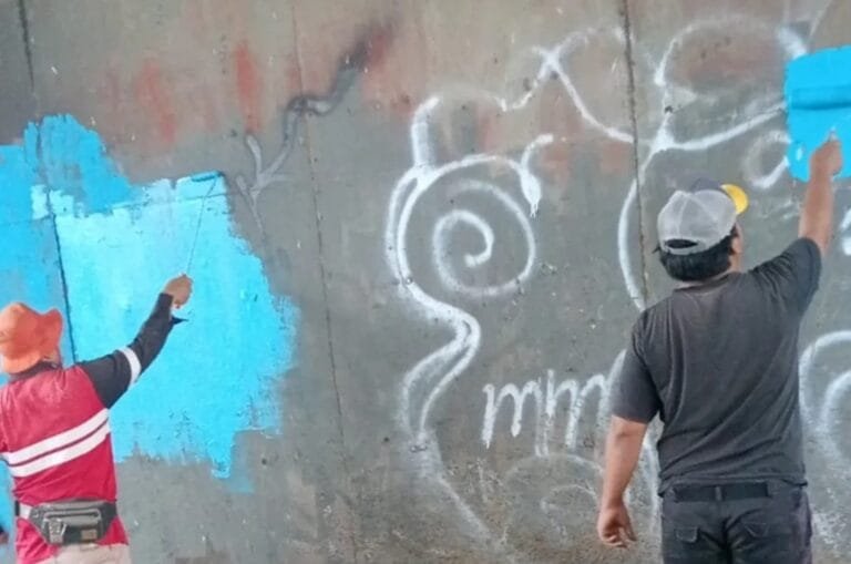 Pemkot Tangerang tertibkan vandalisme di sejumlah tempat di wilayahnya.