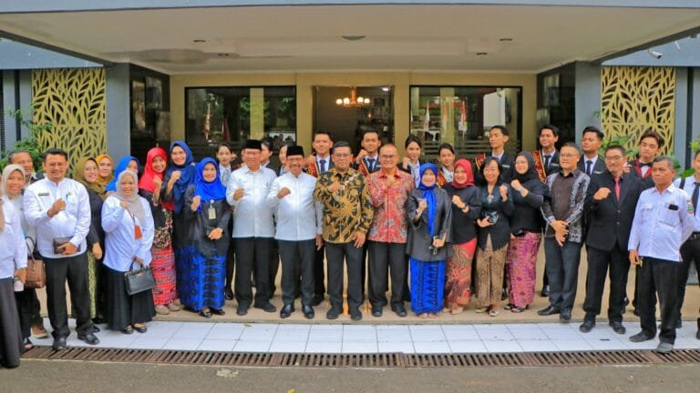 Pemerintah Kota (Pemkot) Tangerang, menerapkan Sistem Pola Pengelolaan Keuangan Badan Layanan Umum Daerah (PPK BLUD) pada jenjang Sekolah Menengah Kejuruan