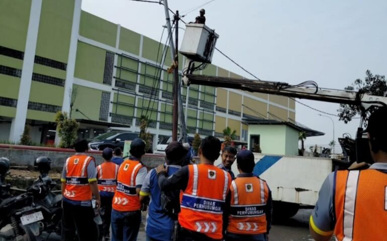 PJU Pasar Anyar kota Tangerang dipasang kembali