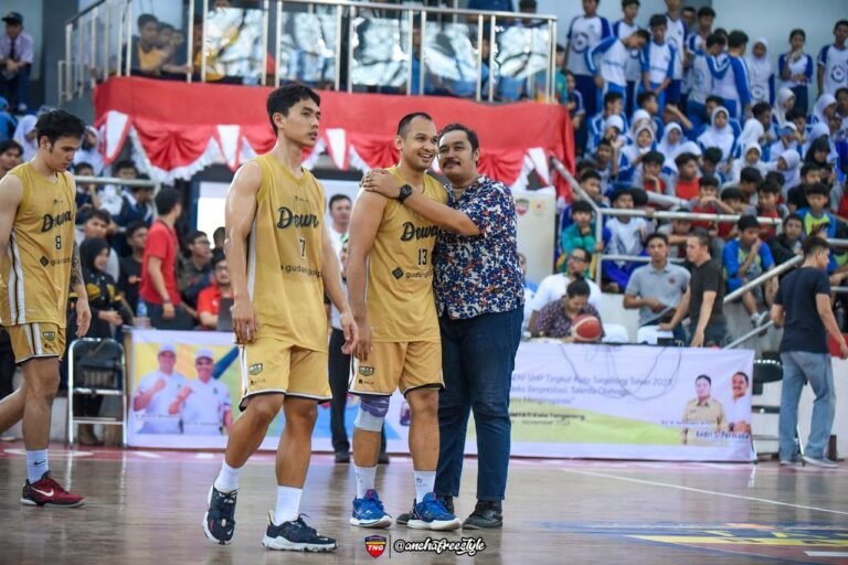 Dewa united kota Tangerang mencetak sejarah IBL