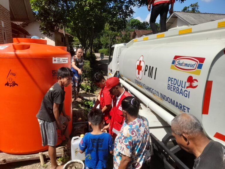 PMI Jember hentikan suplai air bersih ke silo