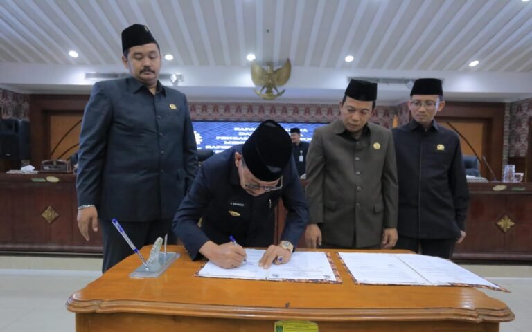 Raperda perubahan apbd kota Tangerang disetujui dprd