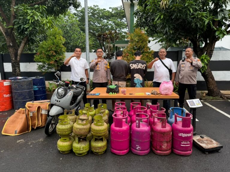 Polisi gerebeg lokasi oplosan gas LPG di Pinang angerang
