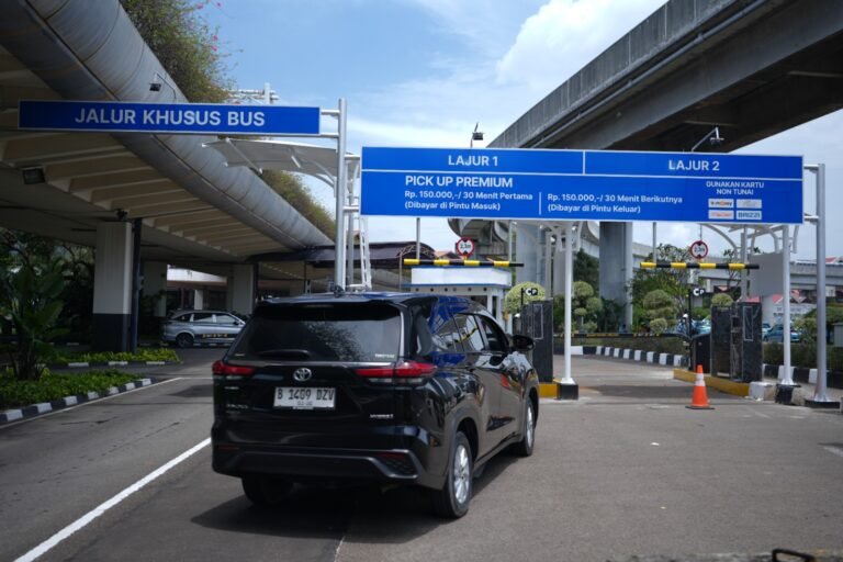Bandara Soekarno Hatta lakukan penataan ulang jalur kendaraan