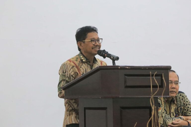 Pemkot harap lurah dan camat berikan layanan nyata pada masyarakat