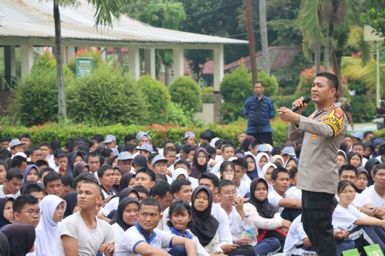 Cegah tawuran antar pelajar polres metro tangerang kota gelar police go to school