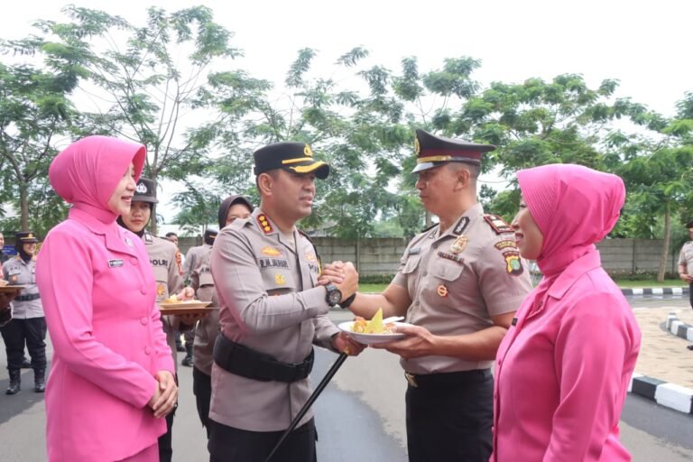 Polres metro Tangerang kota naikkan pangkat 158 personil
