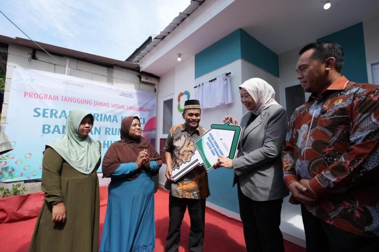 Program TJSL, Bandara Soekarno Hatta serahkan tiga rumah layak huni pada masyarakat