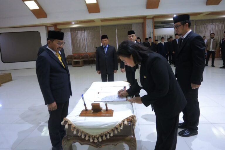 Walikota Tangerang Lantik 61 pejabat