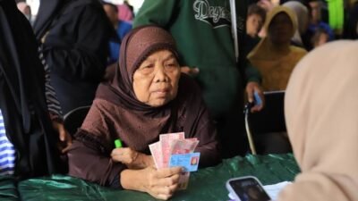 Pemkot Tangerang cairkan bsu pada warga penerima manfaat