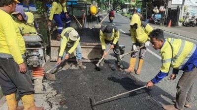 Pemkot Tangerang perbaiki sejumlah jalan berlubang