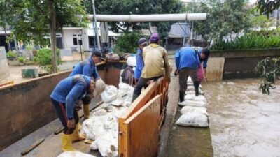 Pemkot Tangerang pasang kisdam untuk mengantisipasi banjir susulan di ciledug