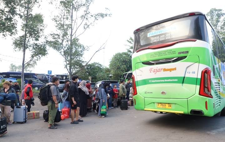Arus balik lebaran di kota Tangerang meningkat.