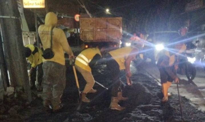 Dinas PUPR kota Tangerang perbaiki jalan