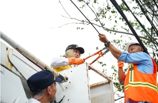 Pemkab Tangerang pindahkan kabel udara ke bawah tanah.