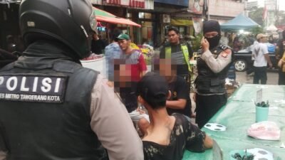 Polres metro Tangerang kota tangkap pelaku pengeroyokan pedagang pasar lama.