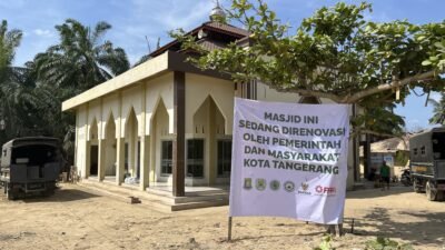 Tim peduli Aceh-sumatera dari kota Tangerang telah merenovasi can meresmikan tiga masjid yang rusak karena bencana.