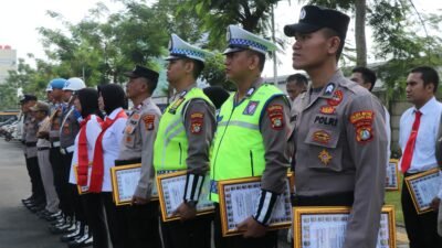Sebanyak 25 personil polres metro Tangerang kota mendapat penghargaan
