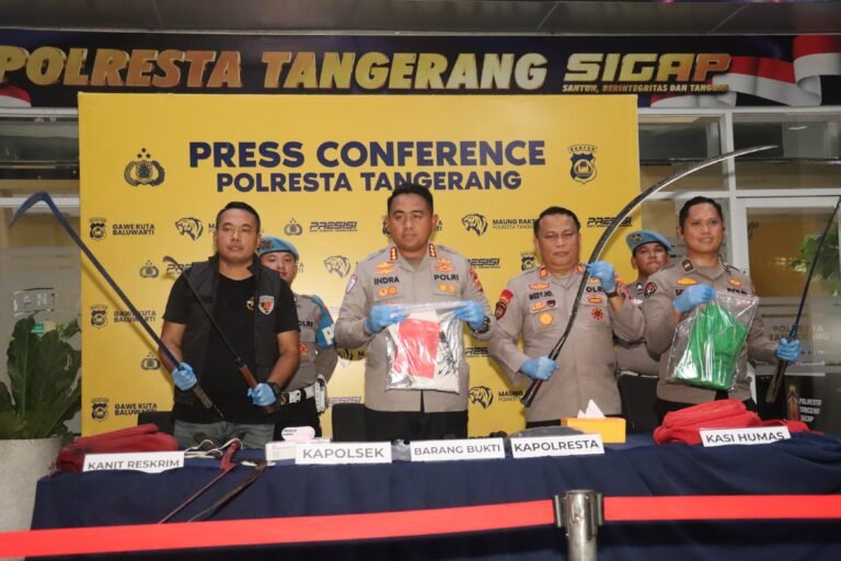 Polresta Tangerang bekuk dua pelaku tawuran yang menewaskan seorang korbannya..