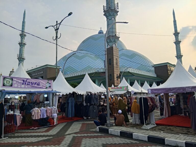 Festival Al Azhom 2026 resmi ditutup oleh Sekda Kota Tangerang Herman Suwarman .