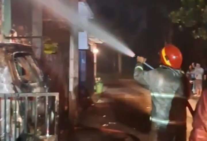 Motor listrik meledak dua rumah di Tangsel Terbakar dan enam orang mengalami luka-luka