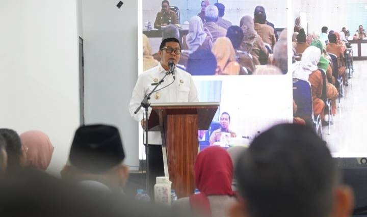 Pemkot Tangerang berikan pelatihan komunikasi publik pada pejabat di lingkungan kerjanya.