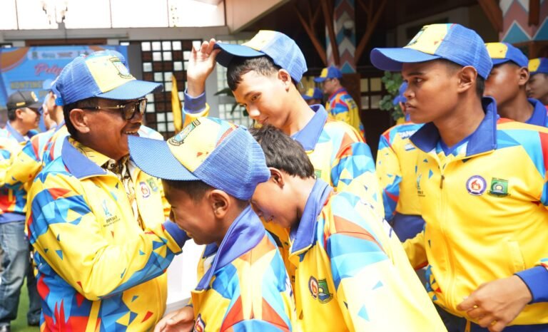 Walikota Tangerang Sachrudin lepas atlet Paralympic untuk mengikuti kejuaraan pepaperda banten