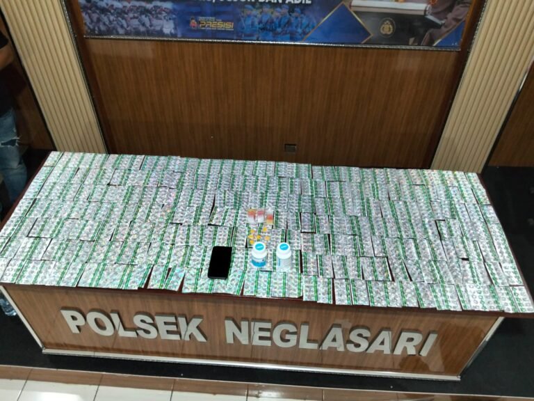 Polsek Neglasari Gagalkan Ribuan butir obat keras yang dikirim cod ke pakuhaji