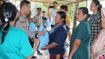 Program jaga jakarta+ polres metro Tangerang kota bagikan sembako pada. Masyarakat.