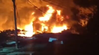 Pabrik plastik di Pakuhaji Tangerang kebakaran.
