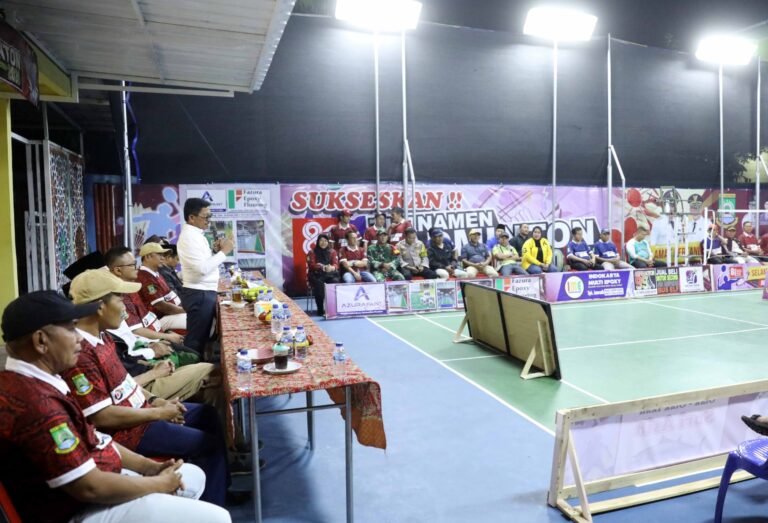 Semarakkan HUT ke 81 kemerdekaan RI, kecamatan Cipondoh gelar turnamen badminton