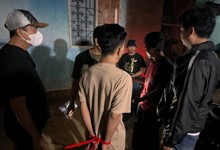 Spesialis curanmor beraksi di showroom Cibodas di tangkap polres metro Tangerang kota.