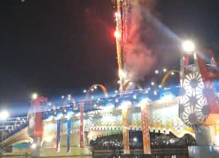 Pembukaan festival Cisadane dimeriahlan pesta kembang api