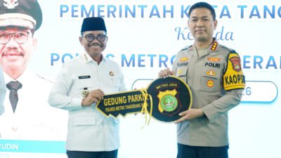 Pemkot Tangerang serahkan hibah gedung parkir ke Polres Metro Tangerang kota