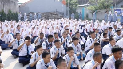 Hari pertama masuk sekolah di kota dan kabupaten Tangerang berlangsung semarak