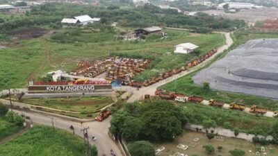 Memasuki hari ketiga kebakaran TPA Jatiwaringin terus meluas
