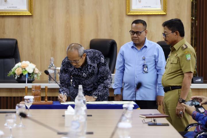 Tingkatkan layanan air bersih Perumda TB kerjasama dengan UI
