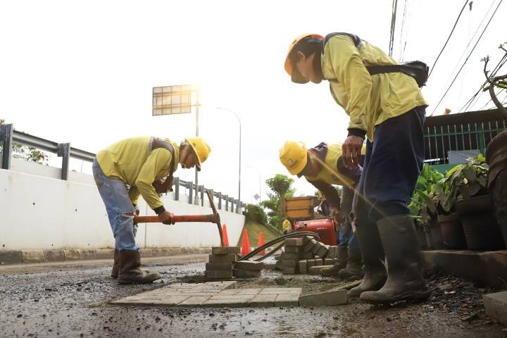 Pemkot Tangerang akan memperbaiki beberapa ruas jalan yang rusak mulai Juli 2026