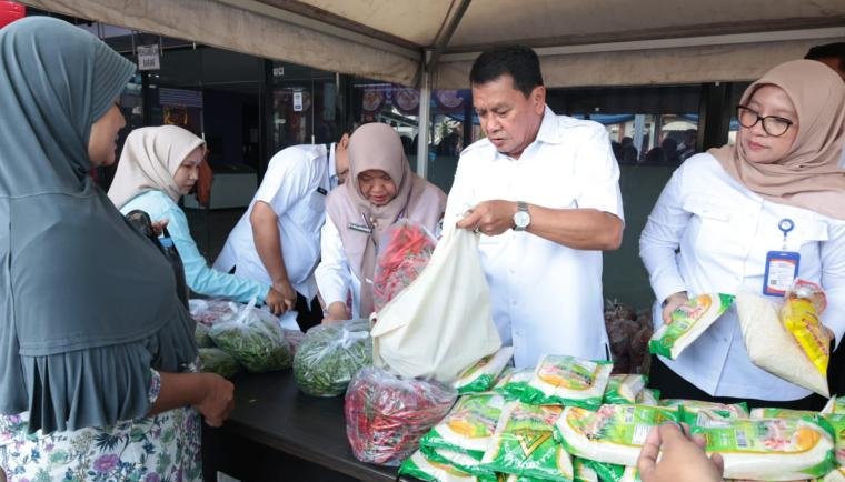 Bupati Tangerang buka warung tekan Inflasi di cikup
